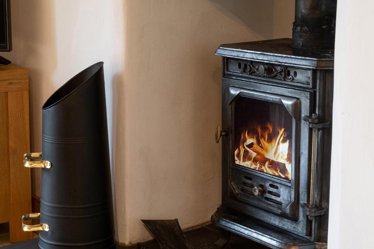Finest Retreats - The Cottage - Luxury 1 Bed Cottage Rhydymwyn Esterno foto