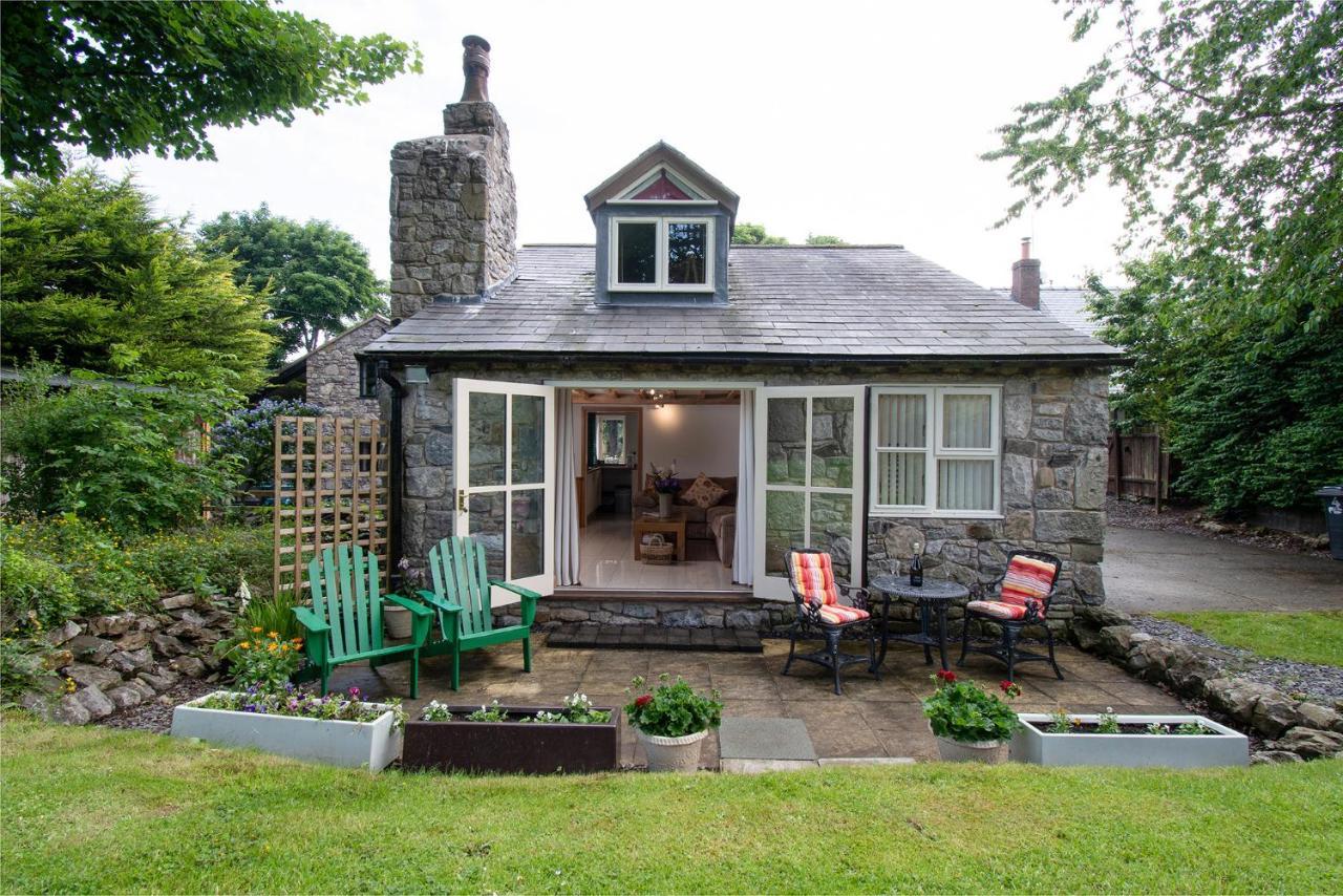 Finest Retreats - The Cottage - Luxury 1 Bed Cottage Rhydymwyn Esterno foto
