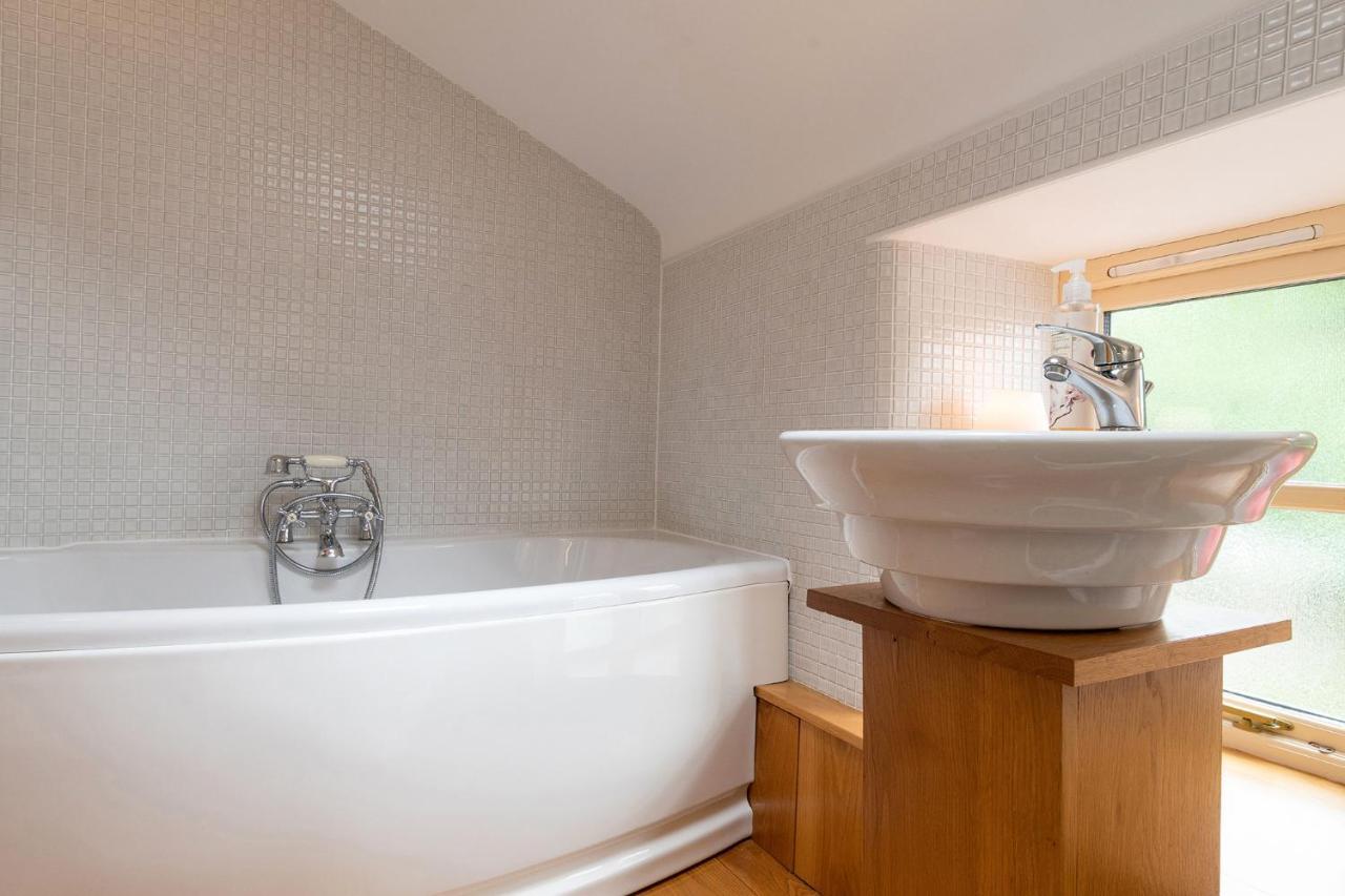 Finest Retreats - The Cottage - Luxury 1 Bed Cottage Rhydymwyn Esterno foto